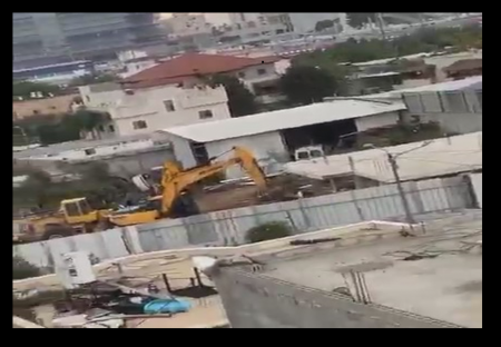 اللد : هدم بيت عائلة عربية في حي المحطة بحجة البناء الغير المرخص